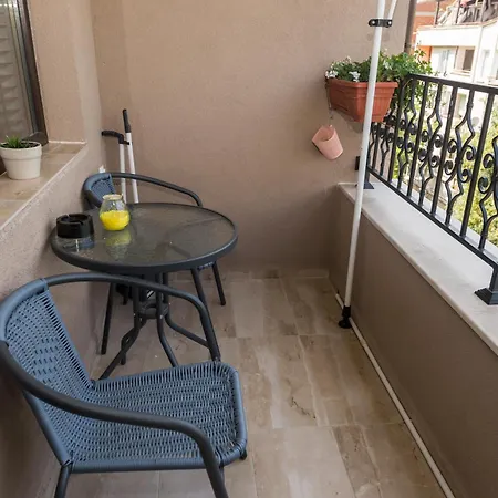 Kashmir Deluxe With Parking Lejlighed